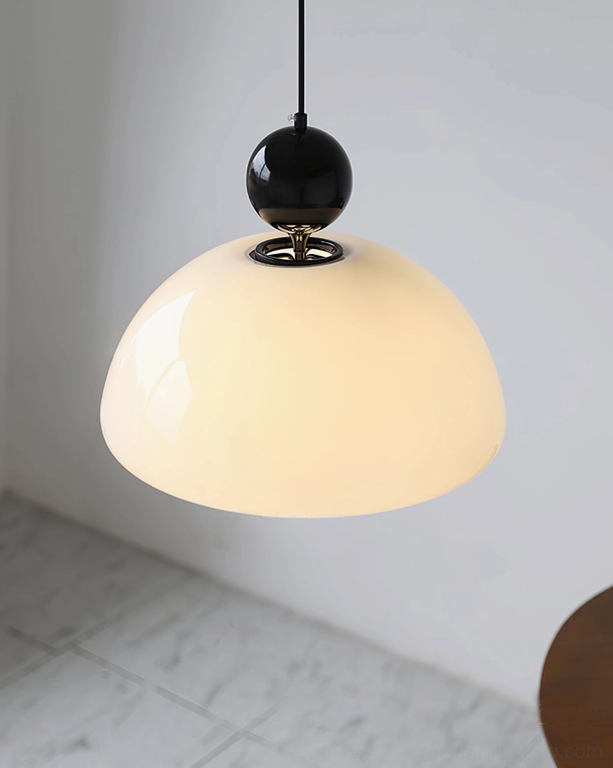 Verona mid-century glass pendant lamp in yellow variant with complementary warm tones