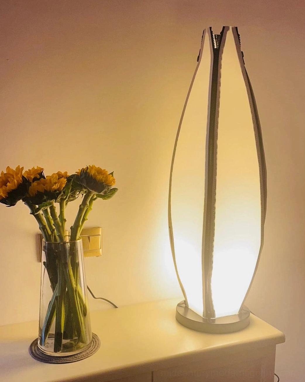 Versatile banana table lamp for modern bedrooms, offices, and minimalist living spaces