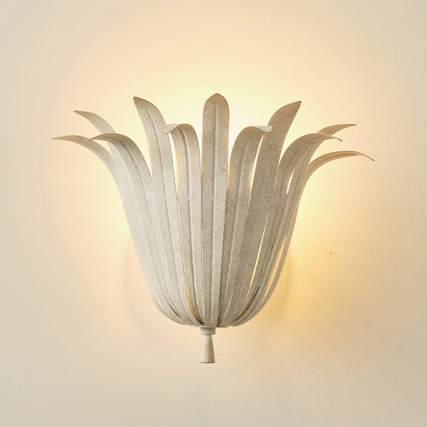 Vicenzio mid-century modern leaf wall lamp - gold finish showing sculptural botanical form and metallic finish