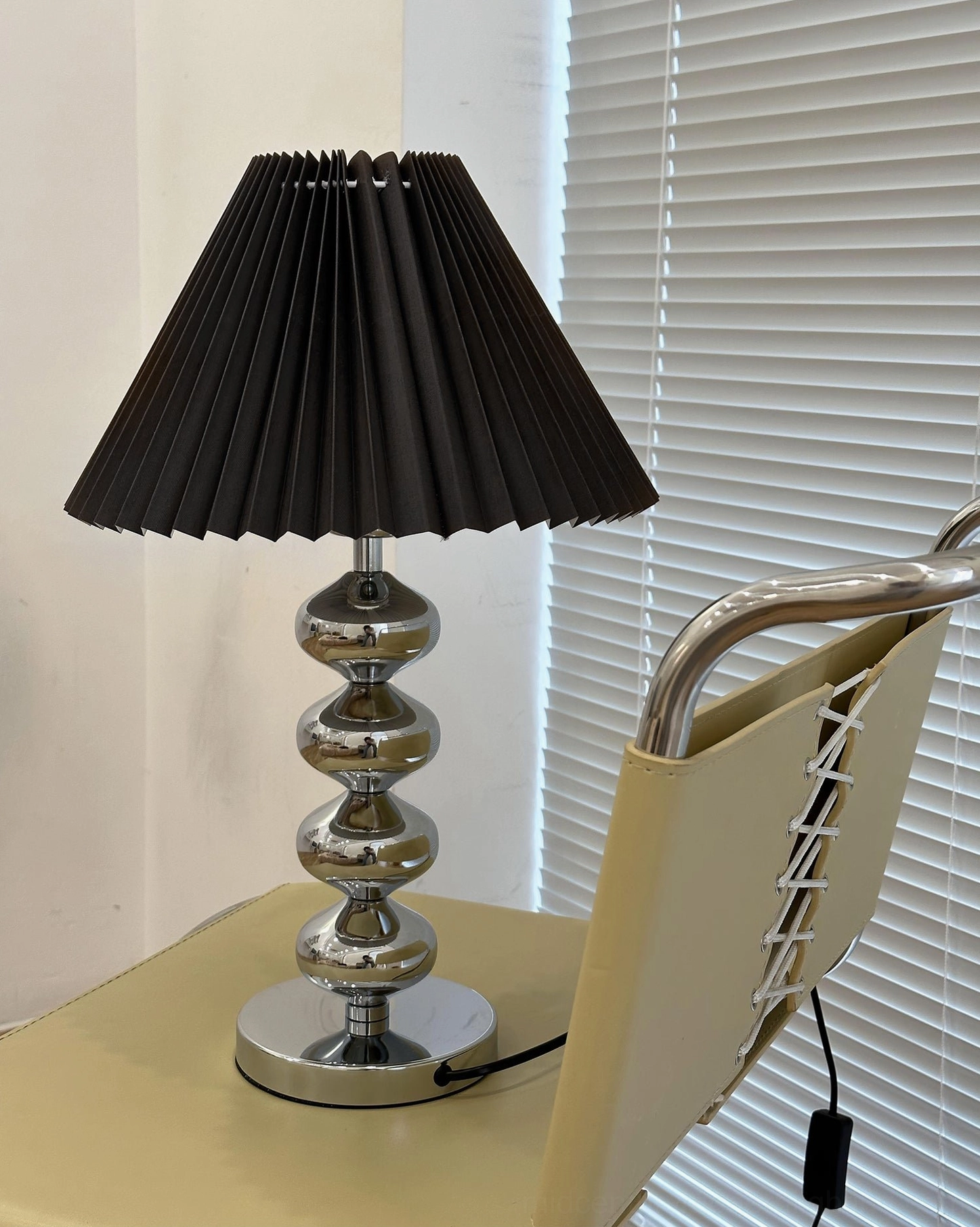 Zuma black table lamp modern interior design bedside lighting fixture
