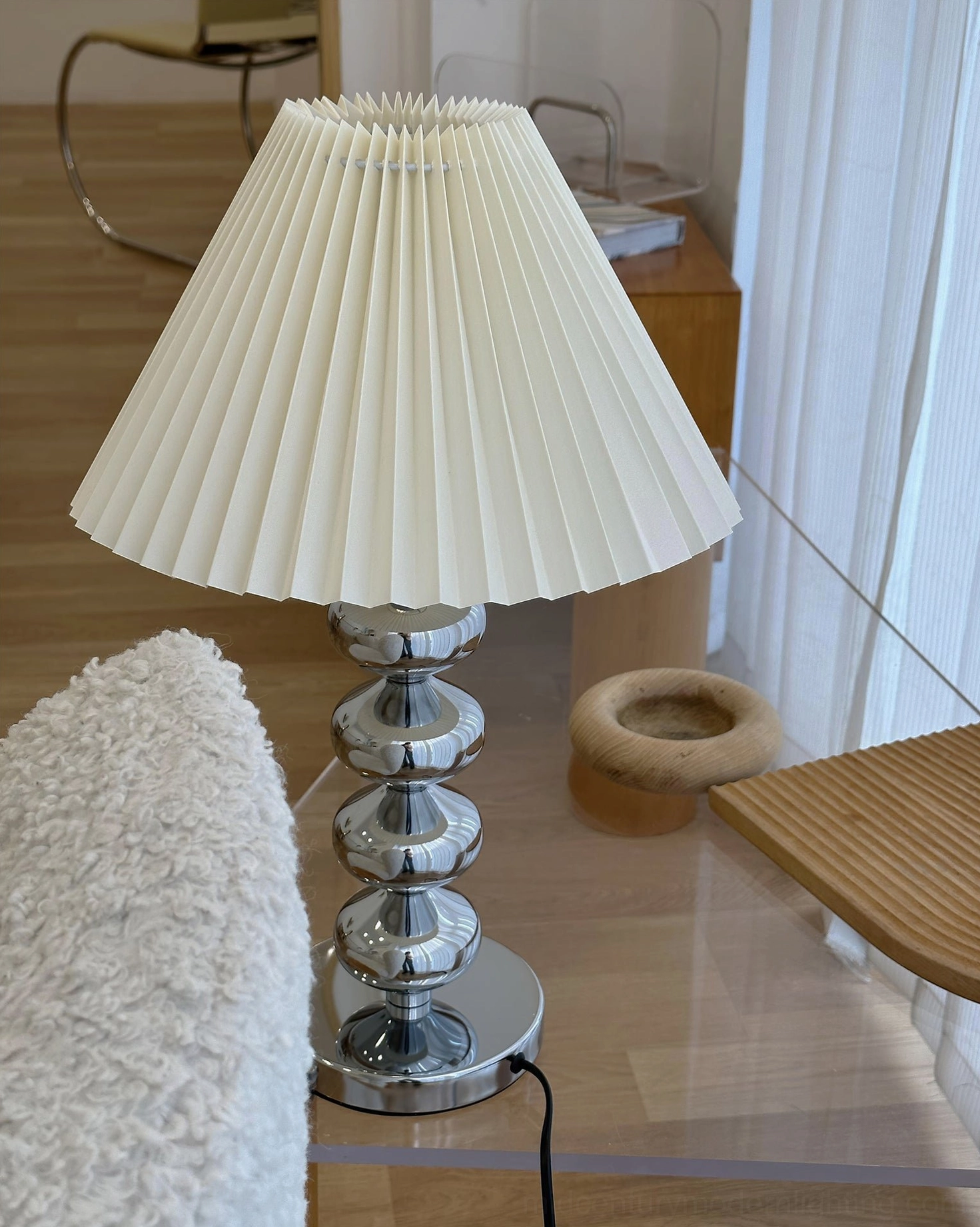 Zuma minimalist table lamp Scandinavian design aesthetic home lighting